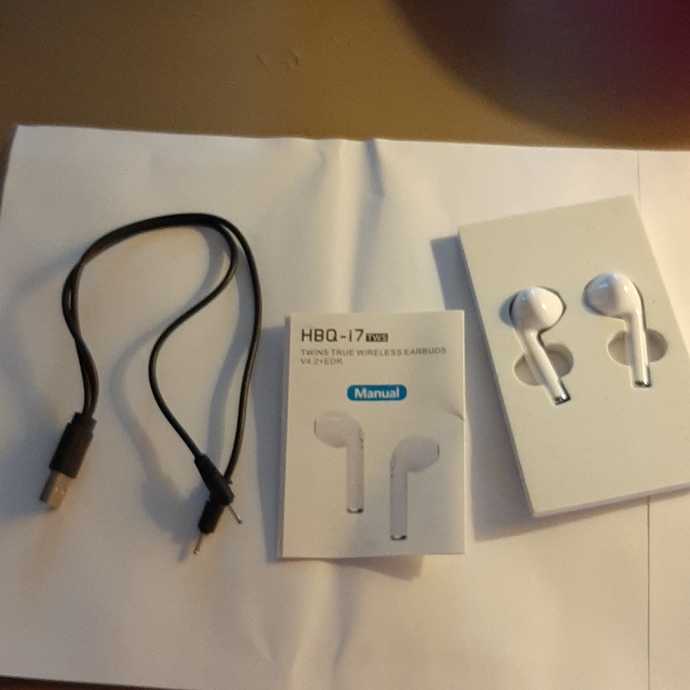 Earbuds - Picture 3 of 5